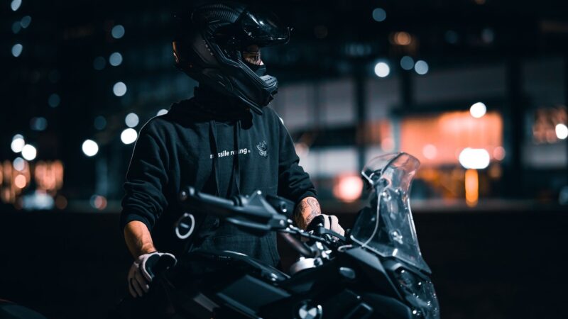 fox racing — תמונה: Ene Marius (Pexels)